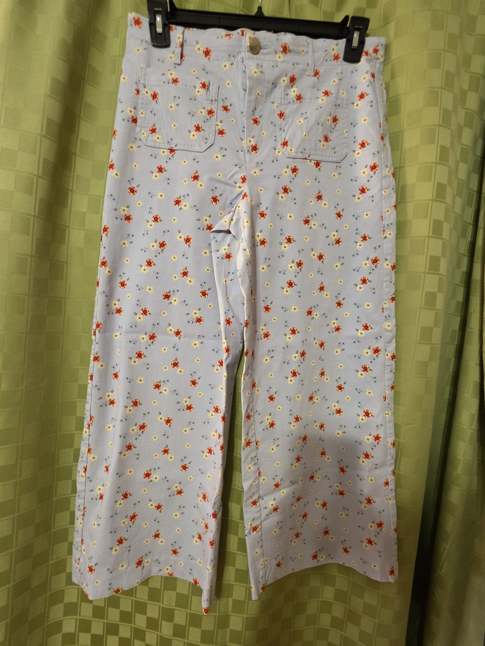 Jules & Leopold Light Blue Floral Pants with Red and Yellow Accents.   NWOT